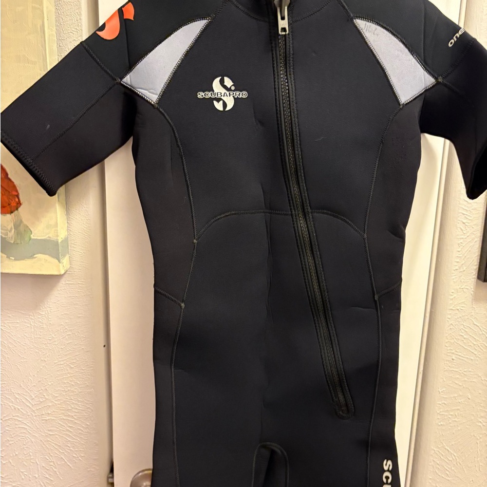 Womens Black Wetsuit shorty ScubaPro